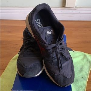 ASICS GEL-CLASSIC. INDIA INK/ BURGUNDY